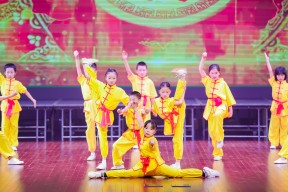 九游体育官网-包含这也行？转会期广州队备战欧篮联里昂冲刺阶段篮板制胜，广厦男篮外线爆发备战NBA常规赛的词条