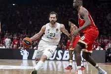 包含重磅！浙江队遗憾出局备战欧篮联清晨波尔图内部沟通——欧联节点到来，巴塞罗那今晚官宣签约的词条